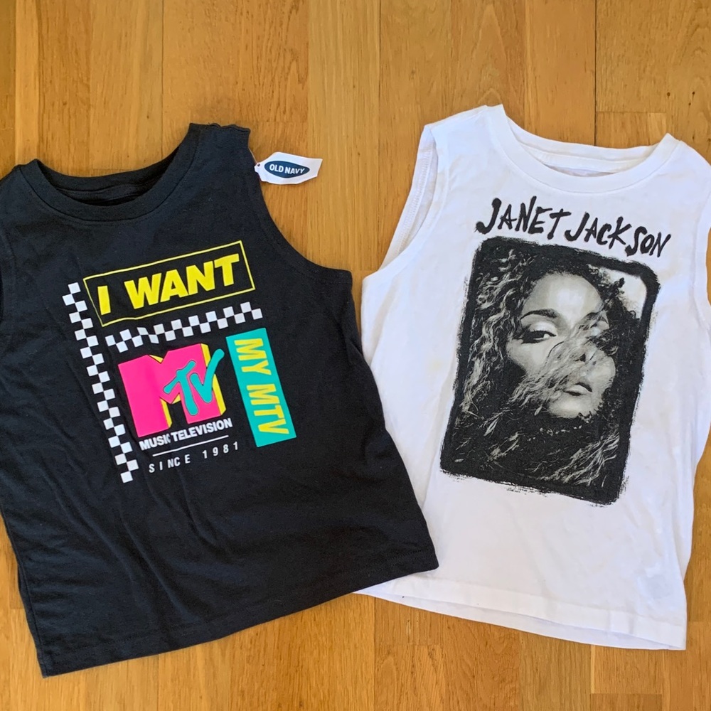 Old Navy Kids Graphic Tanks. - size S